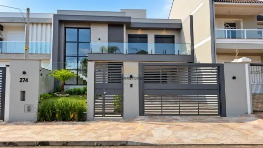 Sobrado com 3 Quartos à venda, 300m² no Marechal Rondon, Canoas