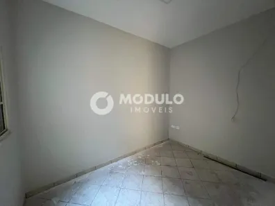 Casa com 3 Quartos para alugar, 120m² no Daniel Fonseca, Uberlândia