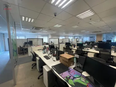 Sala Comercial para alugar, 292m² no Vila Hamburguesa, São Paulo