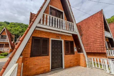Casa de Condomínio com 2 Quartos à venda, 60m² no Pioneiros, Balneário Camboriú