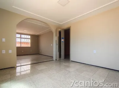 Casa com 5 Quartos para alugar, 420m² no Joaquim Távora, Fortaleza