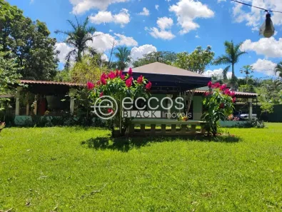 Fazenda/Sítio com 3 Quartos à venda, 249m² no Jockey Camping, Uberlândia