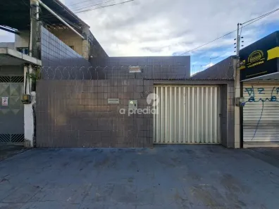 Casa com 3 Quartos para alugar, 88m² no Jóquei Clube, Fortaleza