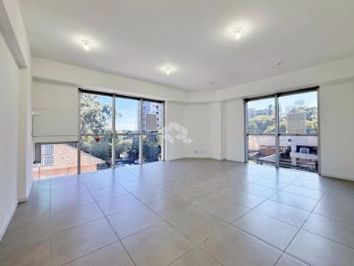 Sala Comercial à venda, 34m² no Boa Vista, Porto Alegre