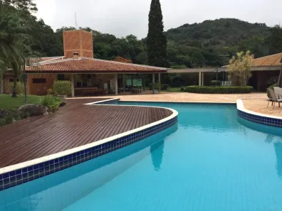 Fazenda/Sítio com 3 Quartos à venda, 1600m² no Santa Clara, Jundiaí