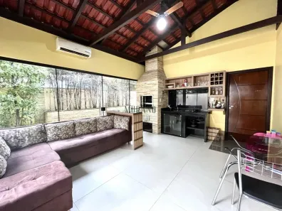 Casa com 3 Quartos à venda, 161m² no Bom Retiro, Joinville