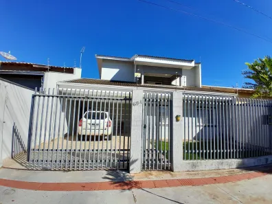 Casa com 5 Quartos à venda, 232m² no Jardim Guararapes, Londrina
