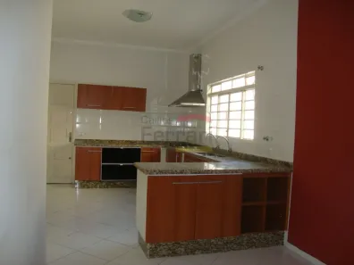 Casa com 3 Quartos à venda, 200m² no Vila Paulicéia, São Paulo