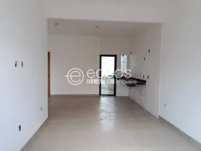 Casa com 2 Quartos à venda, 68m² no Laranjeiras, Uberlândia