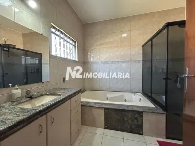 Sobrado com 3 Quartos à venda, 310m² no Santa Mônica, Uberlândia