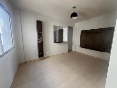 Apartamento com 2 Quartos para alugar, 45m² no Iporanga, Sete Lagoas