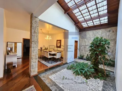Sobrado com 3 Quartos à venda, 370m² no Vila Oliveira, Mogi das Cruzes