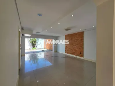 Casa com 3 Quartos para alugar, 194m² no Vila Aviação, Bauru