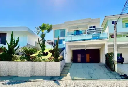 Casa de Condomínio com 3 Quartos à venda, 339m² no Lagoa, Macaé