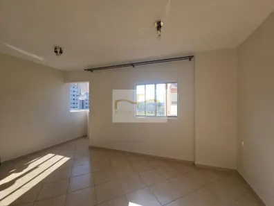 Apartamento com 3 Quartos para alugar, 65m² no Centro, Londrina