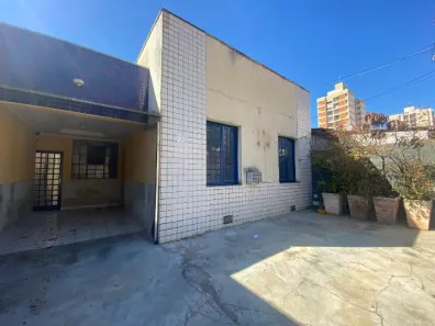 Casa com 3 Quartos para alugar, 254m² no Vila Jequitibás, Campinas