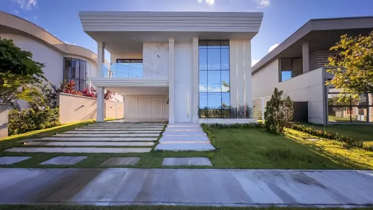 Casa de Condomínio com 5 Quartos à venda, 374m² no Cidade Alpha, Eusébio