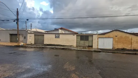 Casa com 5 Quartos à venda, 250m² no Setor Coimbra, Goiânia
