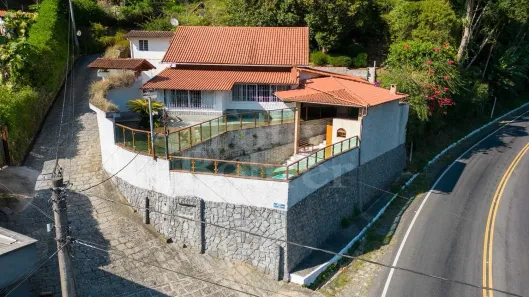 Casa com 4 Quartos à venda, 252m² no Mury, Nova Friburgo