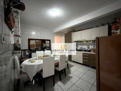 Sobrado com 4 Quartos à venda, 280m² no Parque Santo Antônio, Jacareí