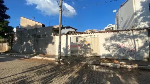 Casa com 2 Quartos à venda, 250m² no Grã-Duquesa, Governador Valadares