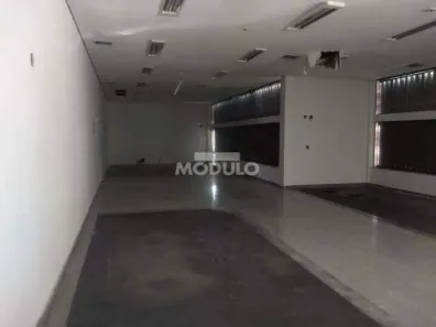 Ponto Comercial para alugar, 400m² no Centro, Uberlândia
