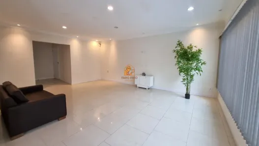 Sobrado com 9 Quartos para venda ou aluguel, 422m² no Vila Pereira Barreto, São Paulo