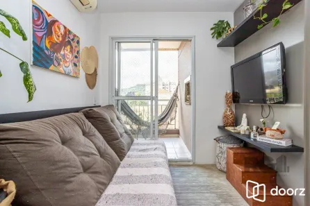 Apartamento com 2 Quartos à venda, 52m² no Teresópolis, Porto Alegre