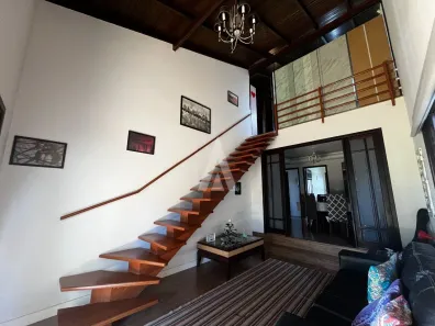 Casa com 3 Quartos à venda, 225m² no Iririú, Joinville
