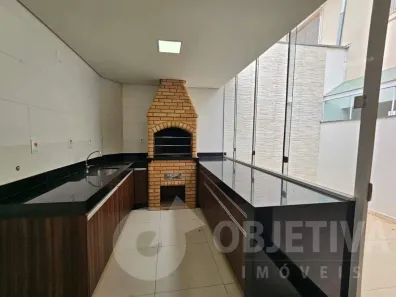 Casa de Condomínio com 5 Quartos para alugar, 110m² no Morada da Colina, Uberlândia