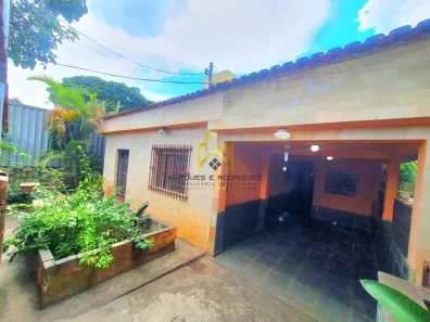 Casa com 2 Quartos à venda, 360m² no Candelária, Belo Horizonte