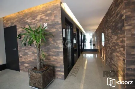 Sala Comercial à venda, 81m² no Chácara das Pedras, Porto Alegre