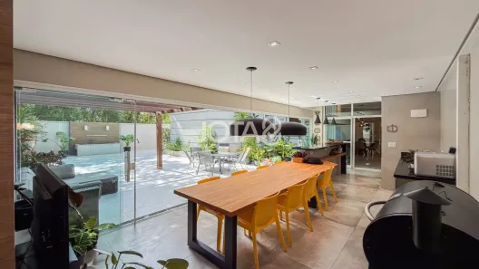 Apartamento com 3 Quartos à venda, 285m² no Centro Cívico, Curitiba