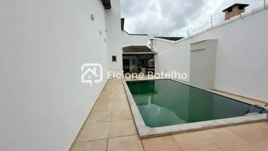 Casa com 3 Quartos para alugar, 280m² no Segismundo Pereira, Uberlândia