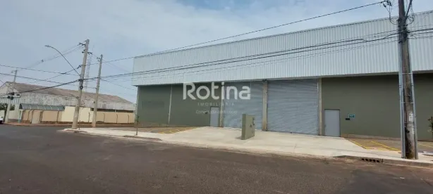 Galpão/Depósito/Armazém para alugar, 460m² no Marta Helena, Uberlândia
