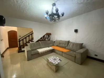 Sobrado com 3 Quartos à venda, 250m² no Vila Industrial, Campinas