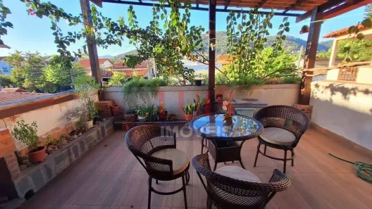 Casa com 4 Quartos à venda, 360m² no Piratininga, Niterói