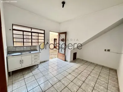 Apartamento com 2 Quartos para alugar, 40m² no Cidade Universitária, Presidente Prudente