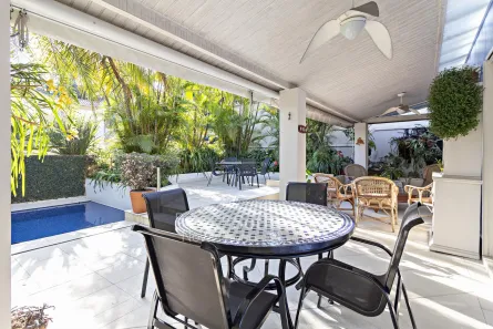 Casa com 3 Quartos à venda, 318m² no Jardim Panorama D'Oeste, São Paulo
