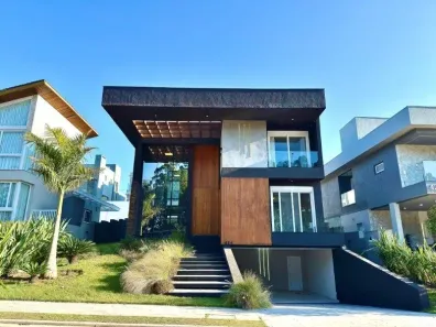 Casa de Condomínio com 4 Quartos à venda, 287m² no Vila Nova, Porto Alegre