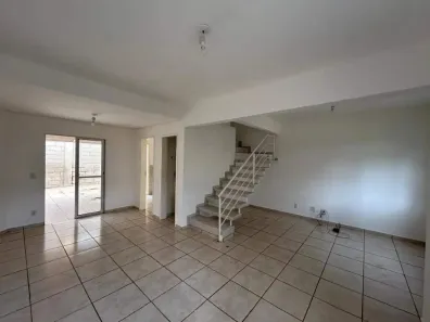 Casa de Condomínio com 3 Quartos para alugar, 95m² no Lídice, Uberlândia