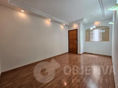 Apartamento com 2 Quartos para alugar, 60m² no Centro, Uberlândia