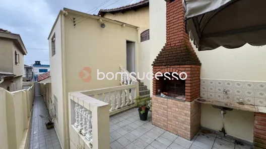 Casa com 4 Quartos para alugar, 175m² no Vila Canero, São Paulo