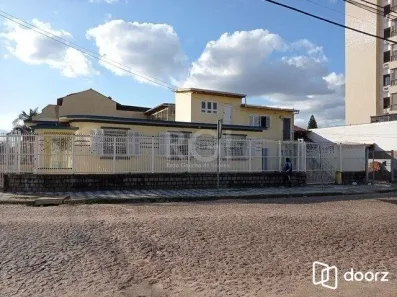 Casa com 4 Quartos à venda, 200m² no Passo da Areia, Porto Alegre