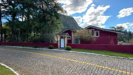 Casa de Condomínio com 4 Quartos à venda, 320m² no Carlos Guinle, Teresópolis
