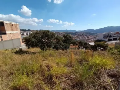 Lote/Terreno à venda, 250m² no Jardim Bandeirantes, Poços de Caldas