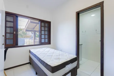 Apartamento com 1 Quarto para alugar, 15m² no Carvoeira, Florianópolis