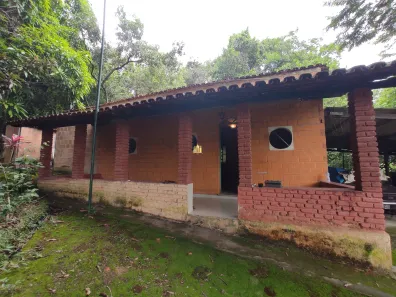 Casa com 2 Quartos para alugar, 1300m² no Cidade Jardim, Esmeraldas