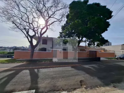 Casa com 3 Quartos para alugar, 300m² no Jardim São Carlos, Campinas