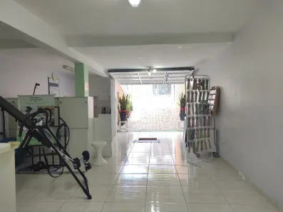 Casa com 5 Quartos à venda, 240m² no Jardim Peri Peri, São Paulo